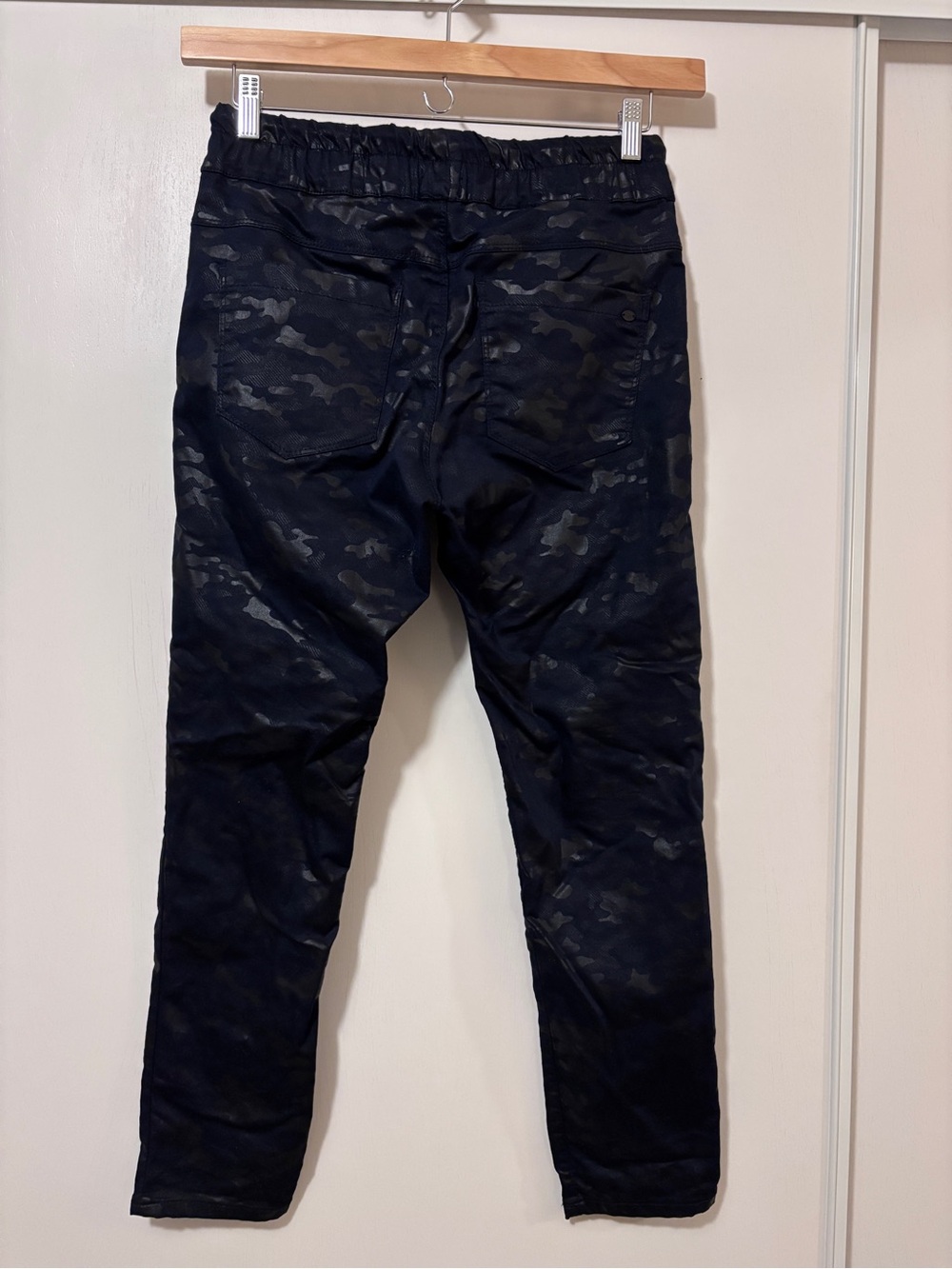 Bevy Flog Womens Navy Blue Camo Pants Size 29 Athleisure Gorpcore Pull On Slim - Picture 4 of 11